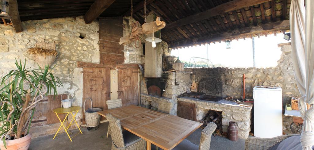 L'Estapade Des Tourelons Panzió Saint-Jean-en-Royans Kültér fotó